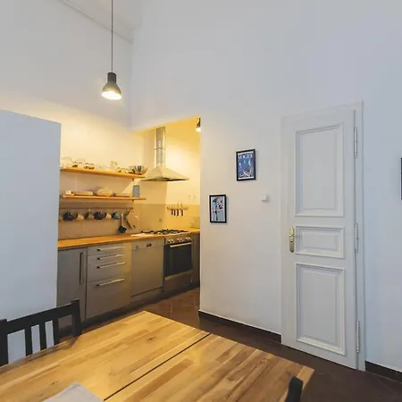 Lovely & Modern In The Heart Of The
