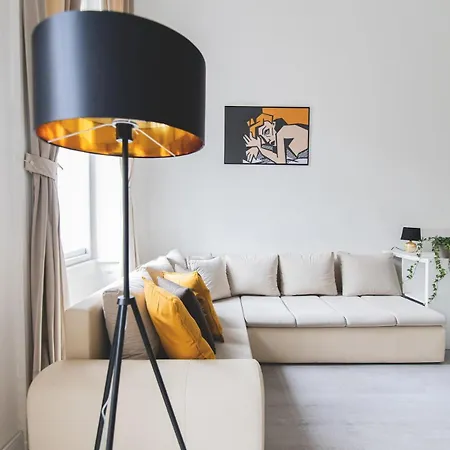 Apartmán Lovely & Modern In The Heart Of The