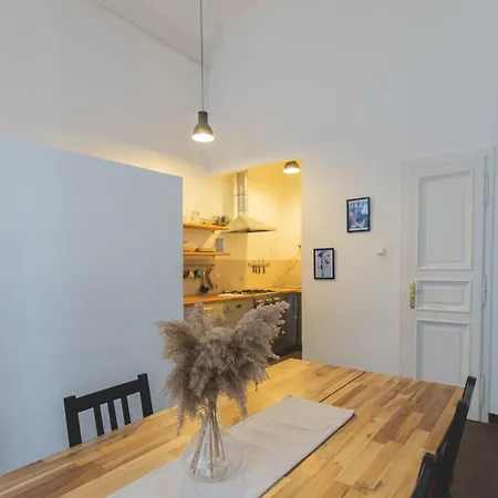 Lovely & Modern In The Heart Of The Apartmán