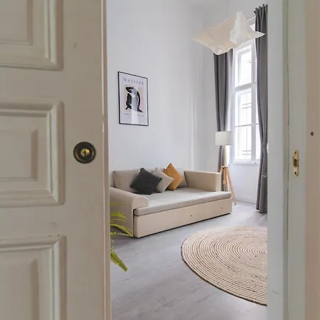 Apartmán Lovely & Modern In The Heart Of The