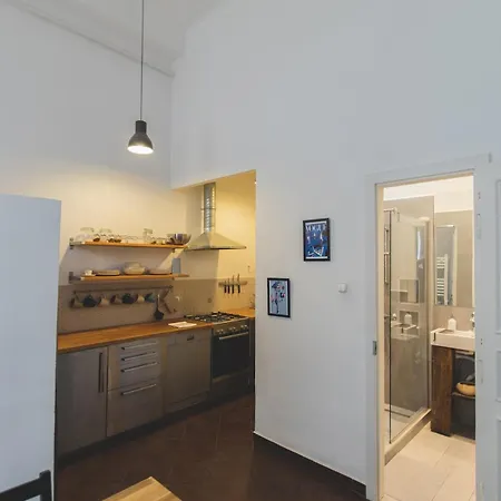 Lovely & Modern In The Heart Of The Apartmán *